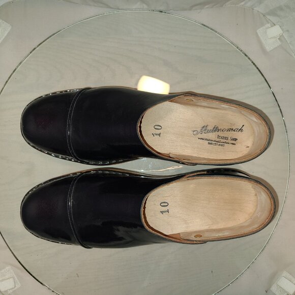 Womens Multnomah Fancier Wooden Patent Leather Clog Size: 10 Color: Burgundy - Picture 5 of 13